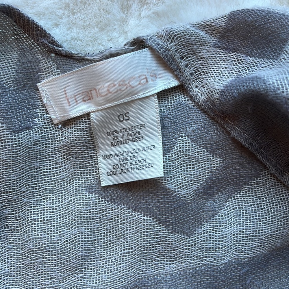 Francesca's Aztec Poncho Shawl Scarf‎ - Picture 4 of 7
